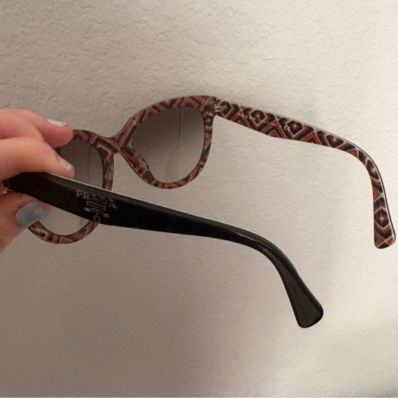 Prada Elegant Black Cat-Eye Sunglasses - Picture 6 of 9